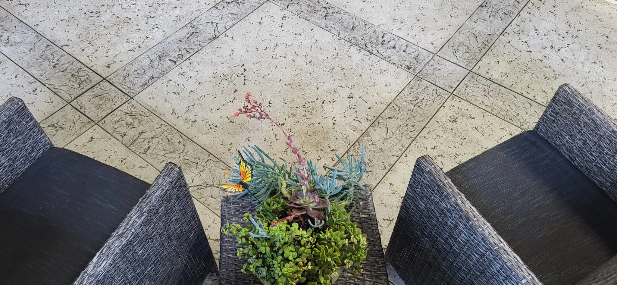 Trevi square with border - Image 7